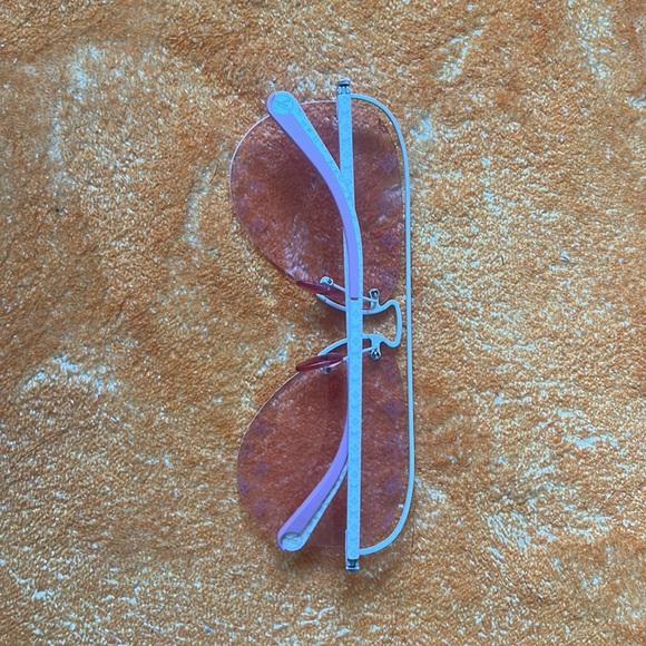 Louis Vuitton Sunglasses - Picture 5 of 6